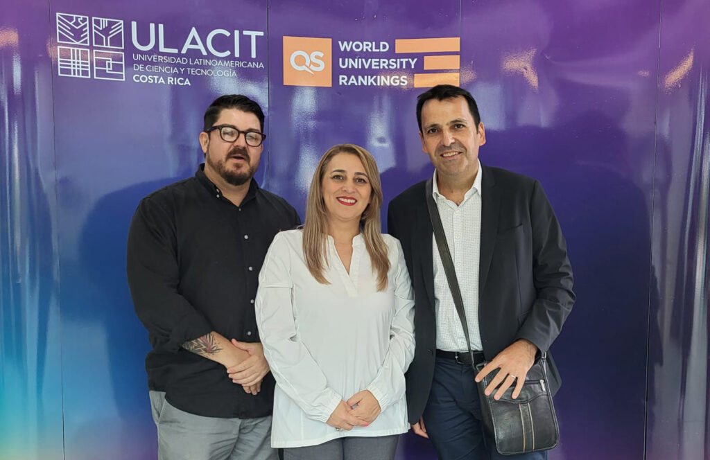 Universidad Latinoamericana de Ciencia y Tecnología. Luis Felipe Dobles, Vicerrector de Asuntos Globales y Gina Montero, Directora de ULACIT junto a Fermín Carrillo.