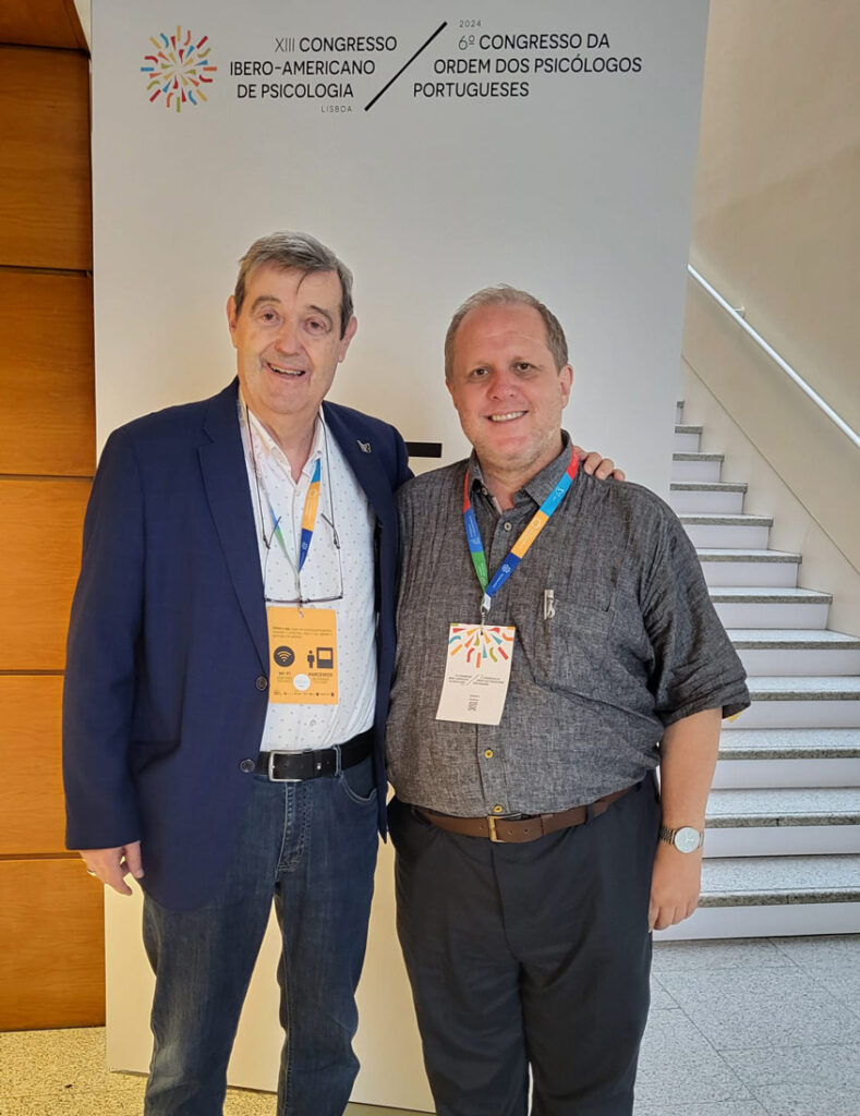 Raimon Gaja con Nelson Molina, Decano de Psicología de la Universidad del Valle (Colombia).