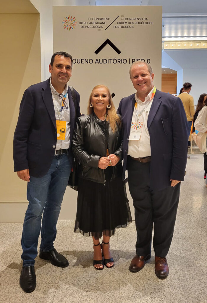 Fermín Carrillo (iRG); Ninette Alburez de von Ahn, representante del Colegio de Psicólogos de Guatemala (CPG) y Nelson Molina (UV).