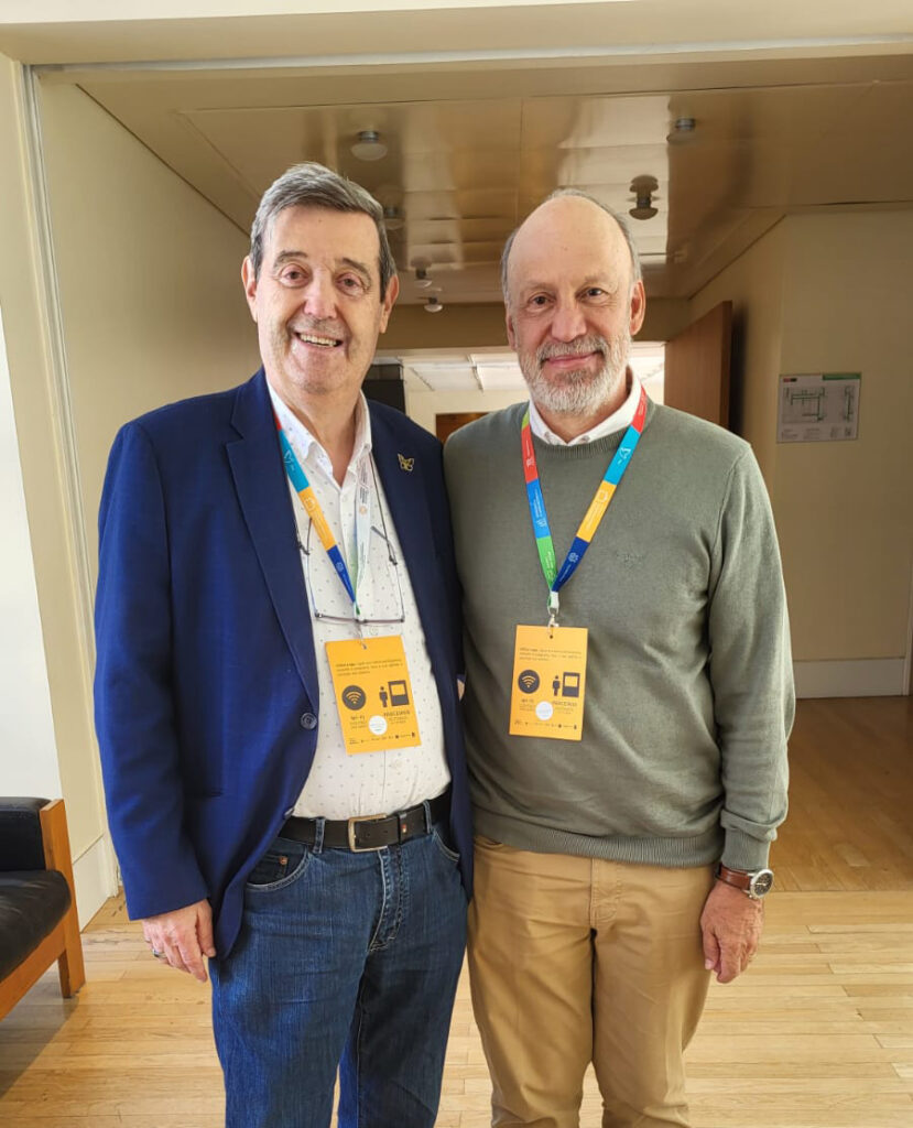 Raimon Gaja, con el prestigioso investigador de la UNAM de México, Rolando Díaz Loving.