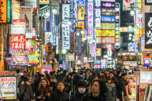 <gran-ciudad-de-japon-nocturna>